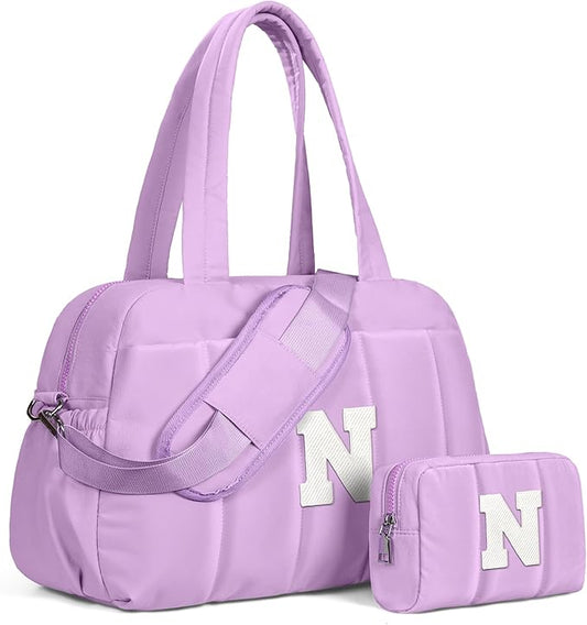 Initial Duffle Bag, Carry On Bags for Women，Gifts for Girls-Overnight Bag with Wet Pocket，Lightweight Travel Bags Personalized Gym Tote with Makeup Pouch