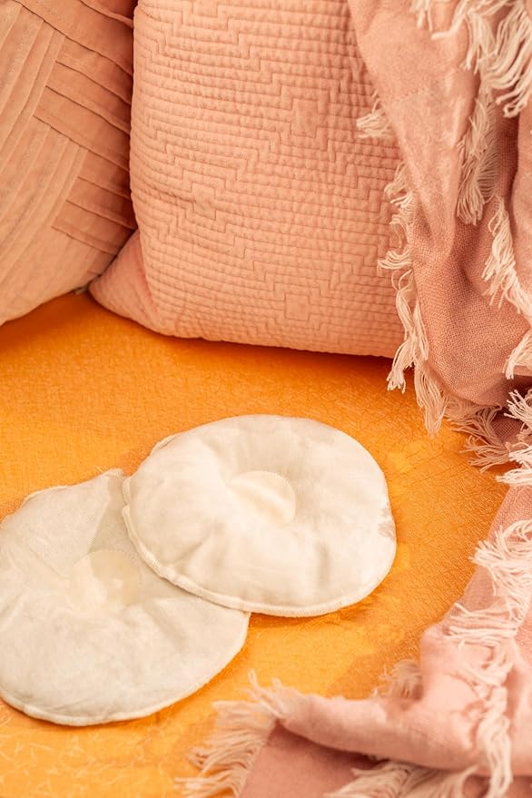 Bamboobies Soothing Nursing Pillows, Daytime Nursing Pads - Reusable, Hot Cold Compress for Breastfeeding- Discreet Leak-Proof Washable Pads for Breastfeeding - 2 Compress Pads, 2 Nursing Pads